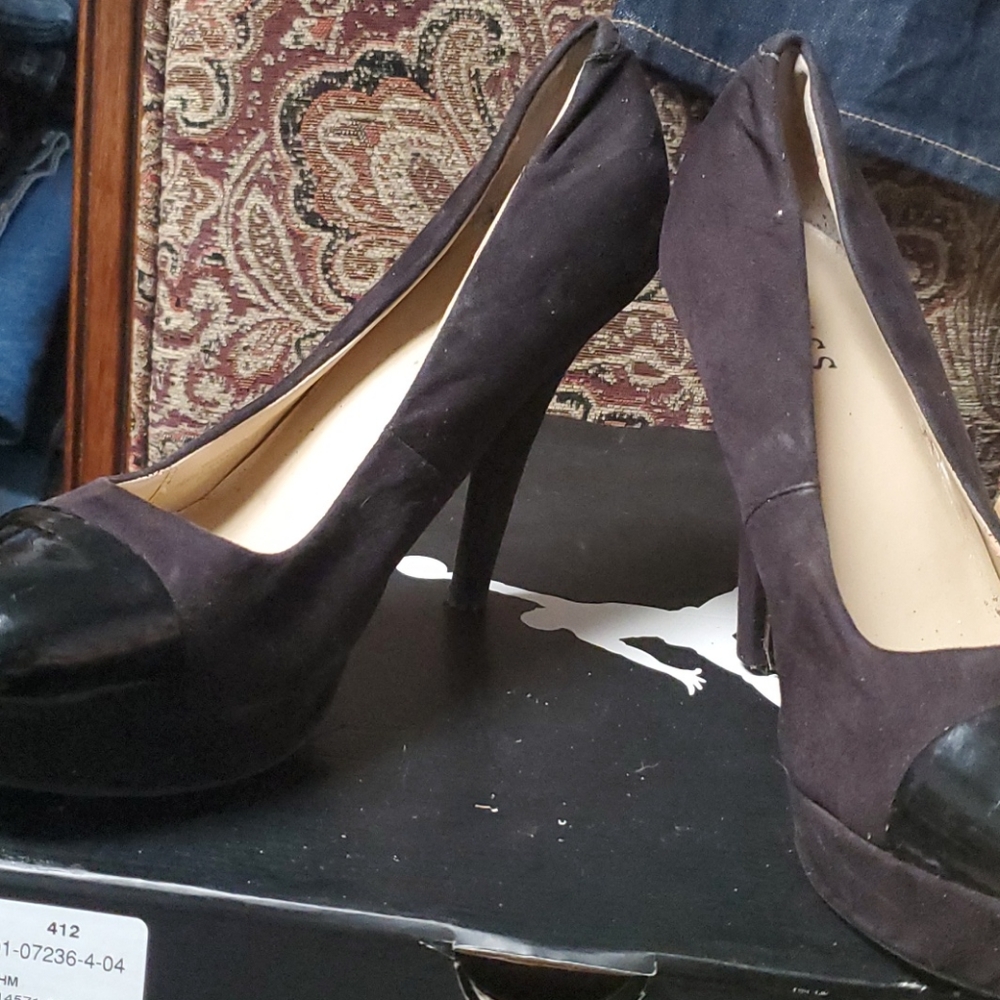 Guess Pumps - Picture 5 of 5